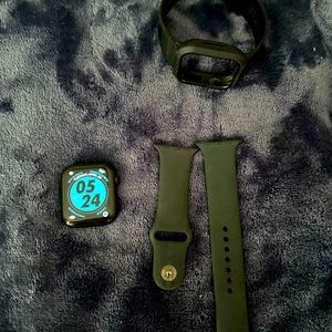 Apple Watch SE 44mm brand new and multiple bands included